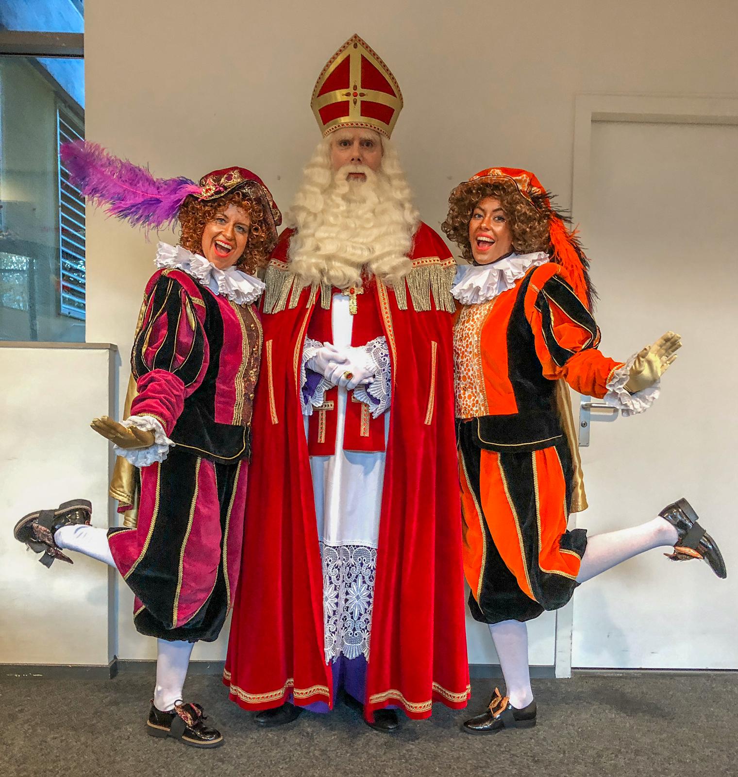 Super Sintbezoek! Huur mooiste Sinterklaas en Pieten!